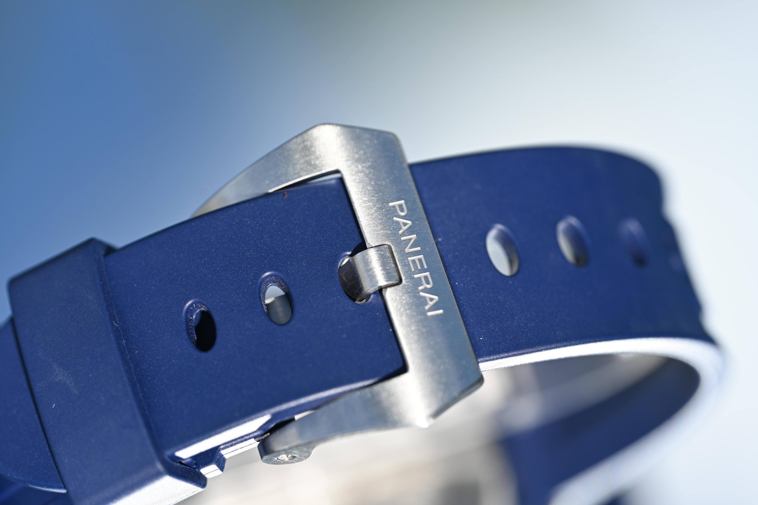 Panerai Luminor Chrono PAM01218 44mm White Dial Blue Rubber Strap Full Set 2024 - Image 4